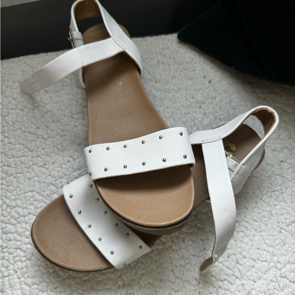 Women sandals
